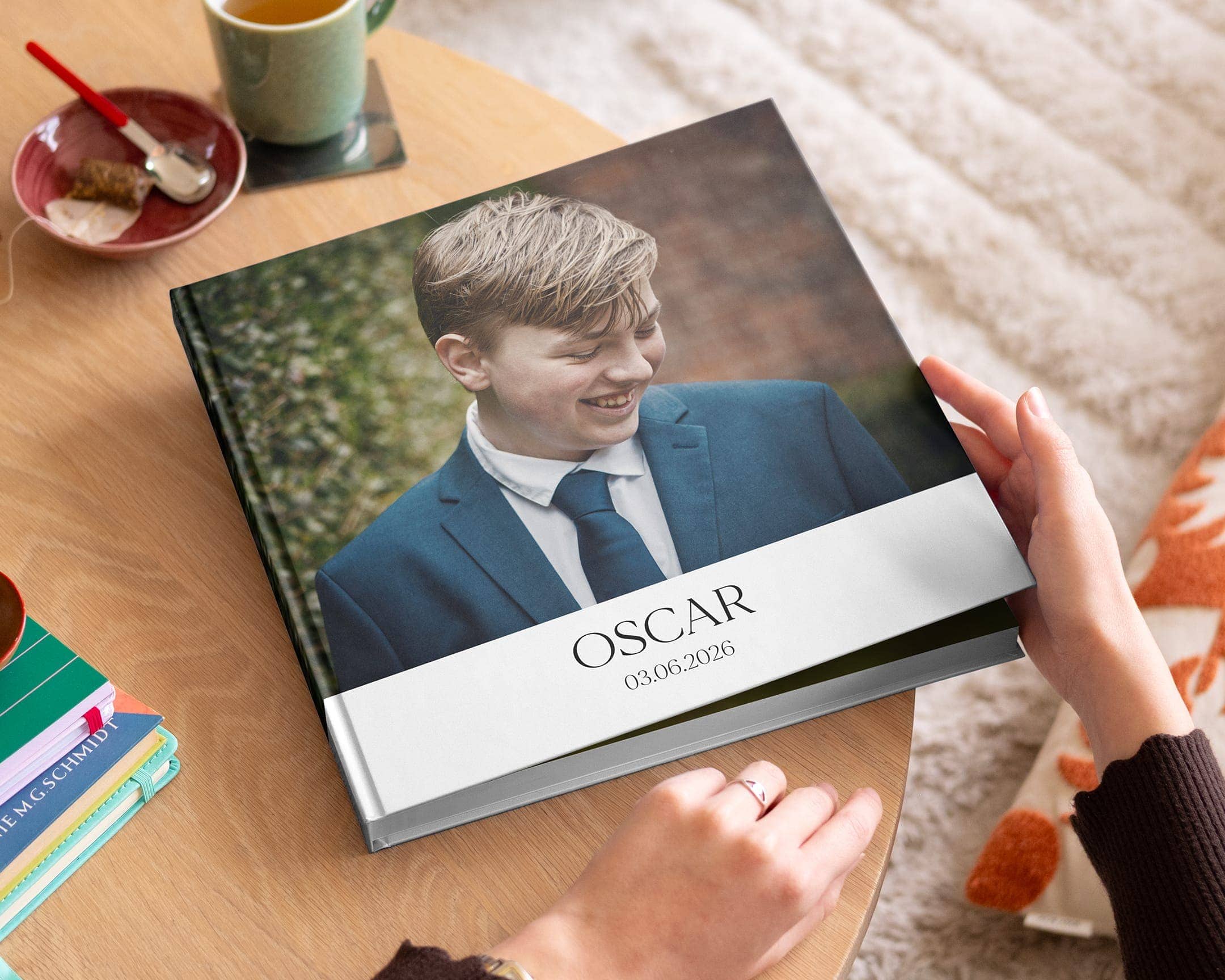 En åben konfirmationsbog - perfekt til børnebillederne