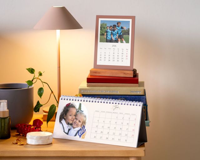 Personlig bordkalender til lærere, der fremviser og bringer dyrebare øjeblikke til live