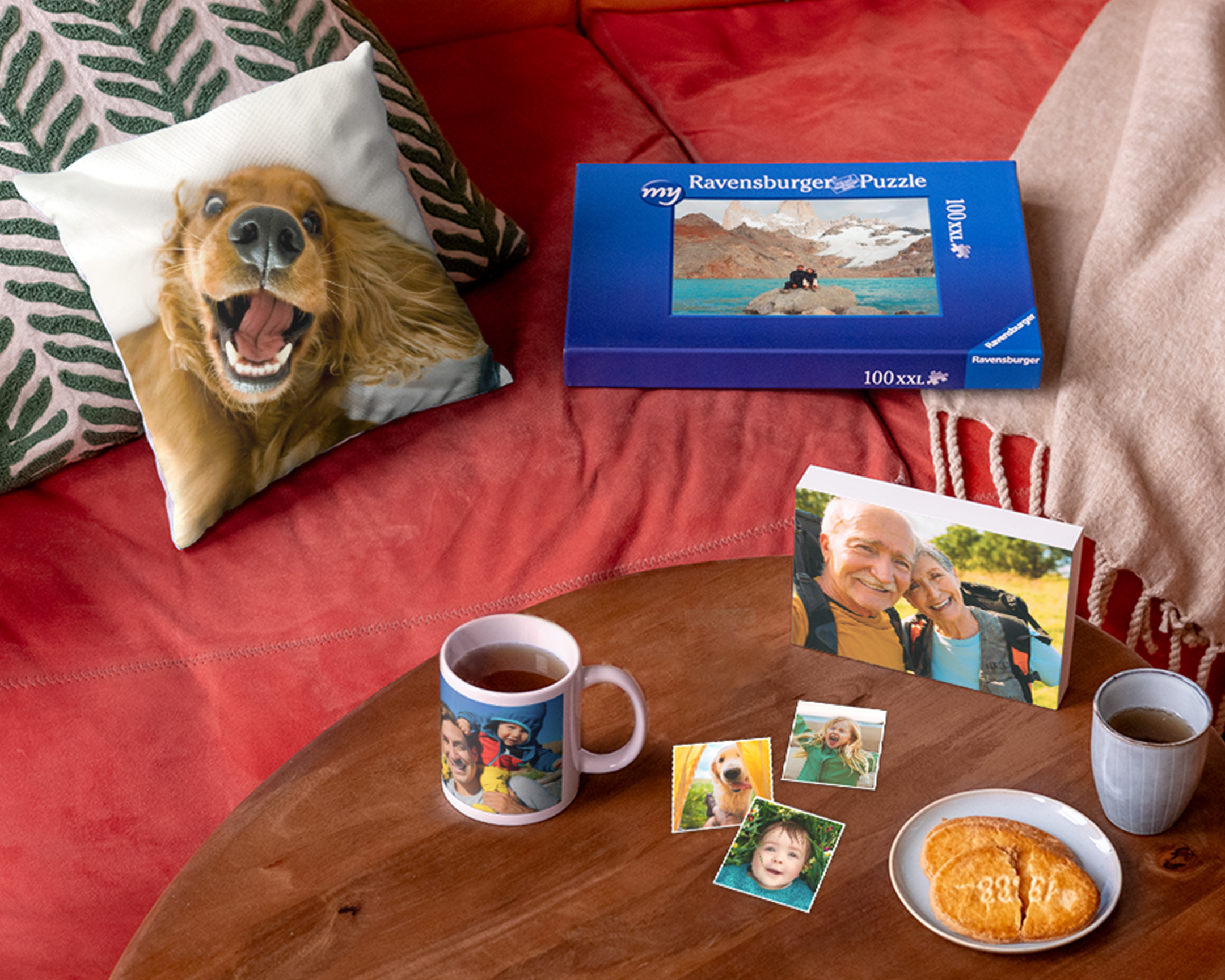 Opholdsstue med forskellige personlige fotogaver