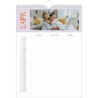 A4 Familiekalender — Farverigt design - Familie på 3 [April]