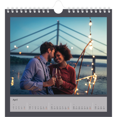 Årskalender kvadratisk — Stilrene farver [April]