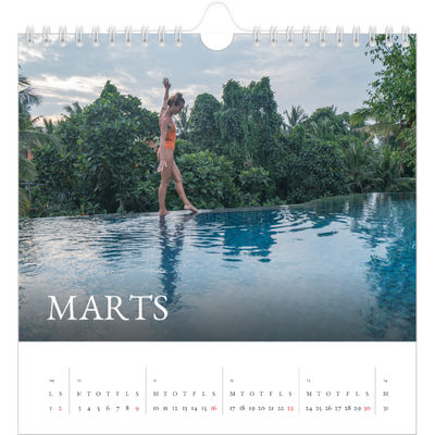 Årskalender kvadratisk — Simpel serif [Marts]