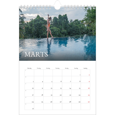 Fotokalender A4 (20 x 30 cm) — Simpel serif [Marts]