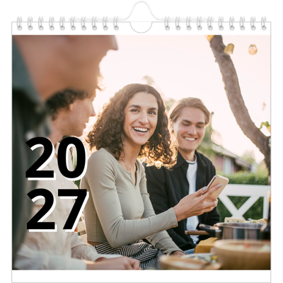 Årskalender kvadratisk — Bogstav og tal [kalender forside]
