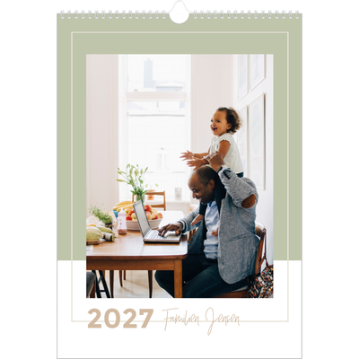 Familiekalender A3  — Familiekalender i jordfarver - Familie på 5 [kalender forside]