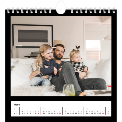 Årskalender kvadratisk — Sort ramme [Marts]