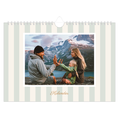 Fotokalender A4 — Skrift og striber [kalender forside]