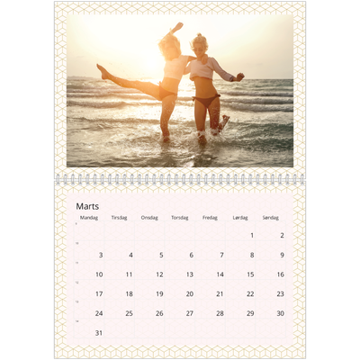 Fotokalender A4 dobbelt (30 x 40 cm) — Geometrisk [Marts]