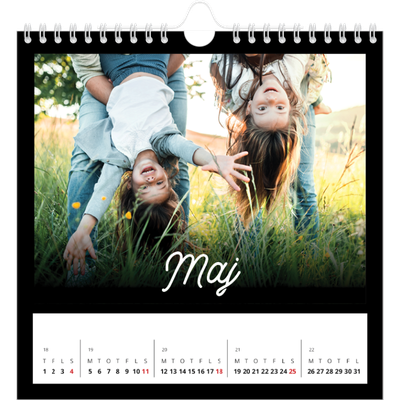 Årskalender kvadratisk — Sort minimal [kalender forside]