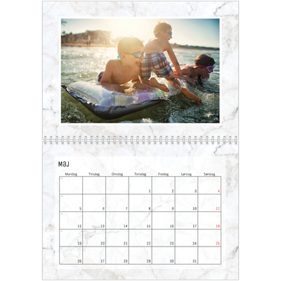 Fotokalender A4 dobbelt (30 x 40 cm) — Marmorbaggrunde [kalender forside]