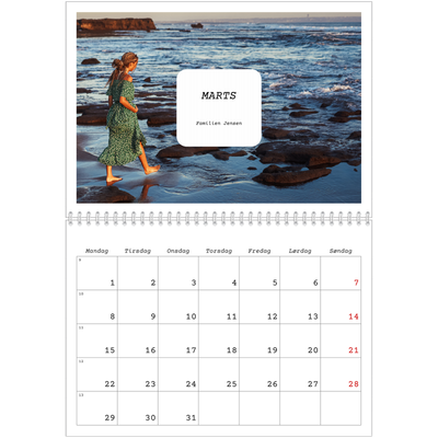 Fotokalender A4 dobbelt (30 x 40 cm) — Den fulle historie [Marts]