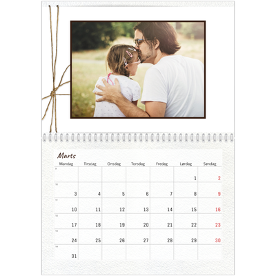 Fotokalender A4 dobbelt (30 x 40 cm) — Blomstret indpakning [Marts]