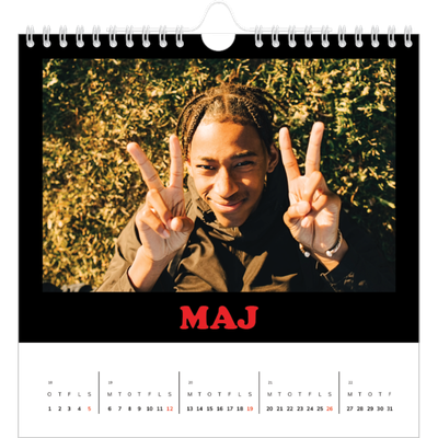 Årskalender kvadratisk — Sjov type [kalender forside]