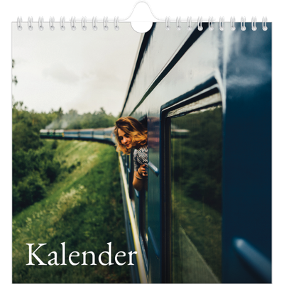 Årskalender kvadratisk — Simpel serif [kalender forside]