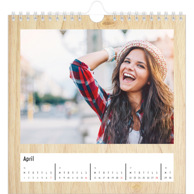 Årskalender kvadratisk — Paneler i træ [April]