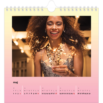 Årskalender kvadratisk — Pastelfarver [kalender forside]