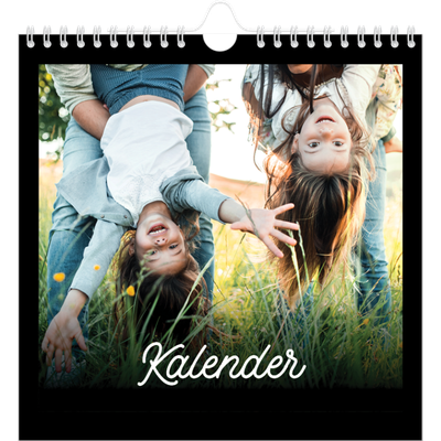 Årskalender kvadratisk — Sort minimal [kalender forside]