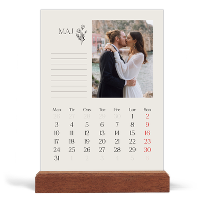 Staffeli kalender - stående  — Initialer i blomst [kalender forside]
