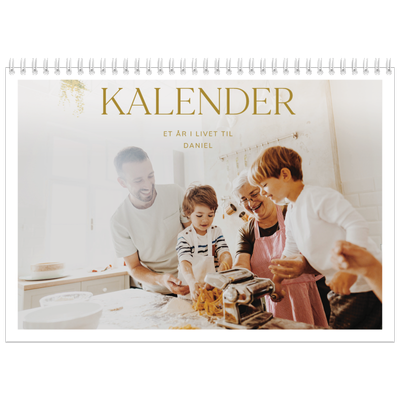 Fotokalender A4 dobbelt (30 x 40 cm) — Guld stor skrift [kalender forside]