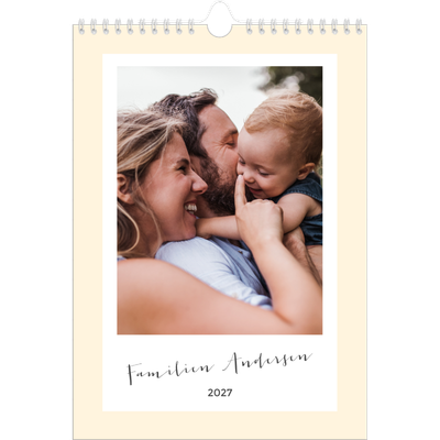 A4 Familiekalender — Moderne familiekalender - Familie på 3 [kalender forside]
