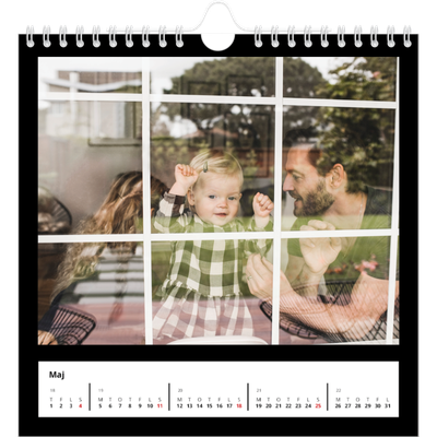 Årskalender kvadratisk — Sort ramme [kalender forside]