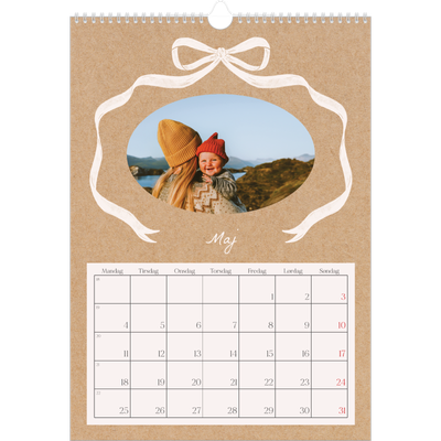 Årskalender A3 — Ramme med sløjfe [kalender forside]