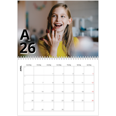 Fotokalender A4 dobbelt (30 x 40 cm) — Bogstav og tal [April]