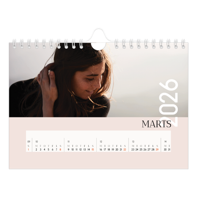 A5 Foto Kalender — Overlappende tekst [Marts]