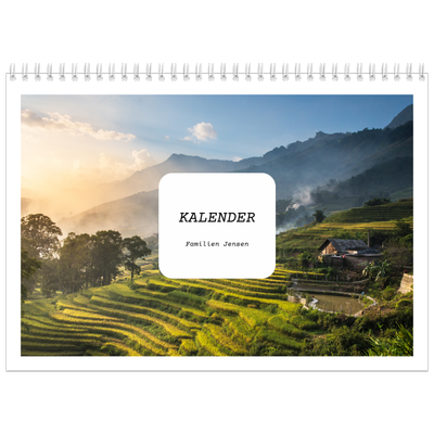 Fotokalender A4 dobbelt (30 x 40 cm) — Den fulle historie [kalender forside]