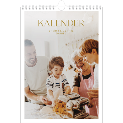 Fotokalender A4 (20 x 30 cm) — Guld stor skrift [kalender forside]