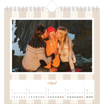 Årskalender kvadratisk — Skrift og striber [April]