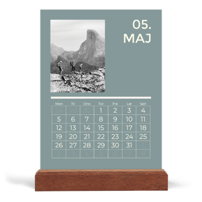 Staffeli kalender - stående  — Moderne og dristig [kalender forside]