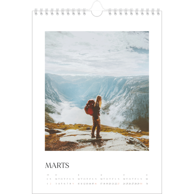 Fotokalender A4 (20 x 30 cm) — Surfing i solnedgangen [Marts]
