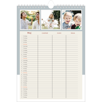 A4 Familiekalender — Familiekalender i jordfarver - Familie på 3 [kalender forside]
