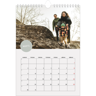 Fotokalender A4 (20 x 30 cm) — Fotoklistermærke [Marts]