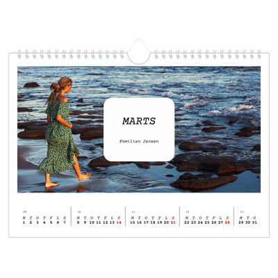 Fotokalender A4 — Den fulle historie [Marts]