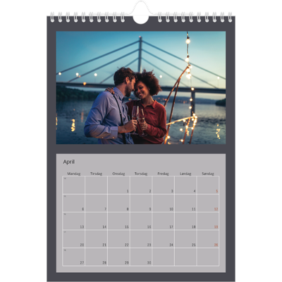 Fotokalender A4 (20 x 30 cm) — Stilrene farver [April]