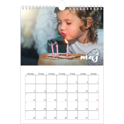 Fotokalender A4 (20 x 30 cm) — Simpel skrift [kalender forside]