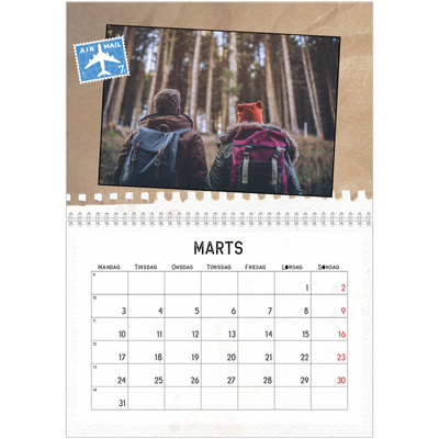 Fotokalender A4 dobbelt (30 x 40 cm) — Parts unknown [Marts]