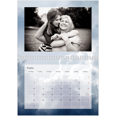 Fotokalender A4 dobbelt (30 x 40 cm) — Skyer [Marts]